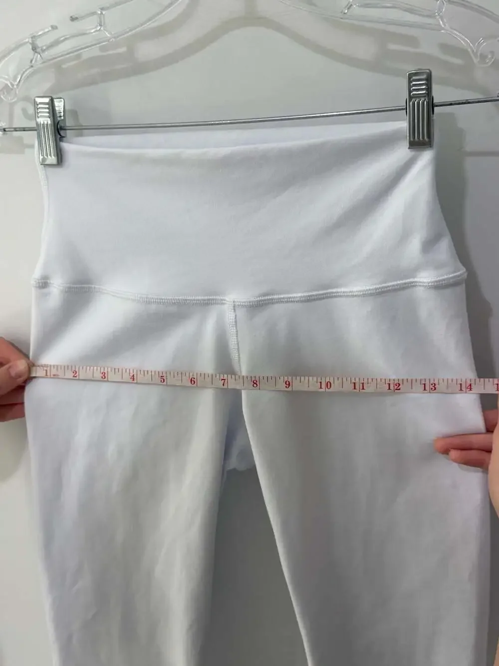 Alo Yoga High-Waist Airbrush Leggings in White